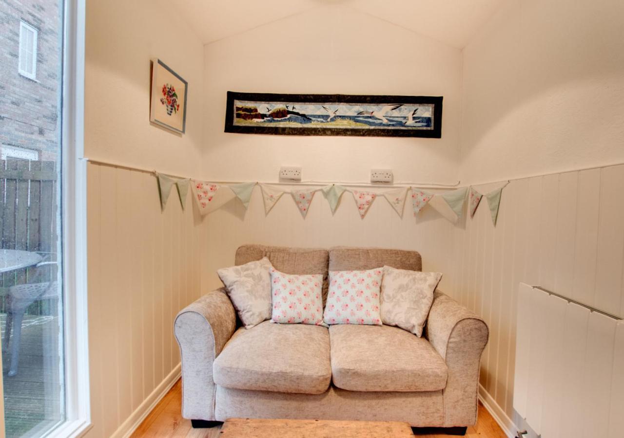 Creamery Cottage Уитби Экстерьер фото