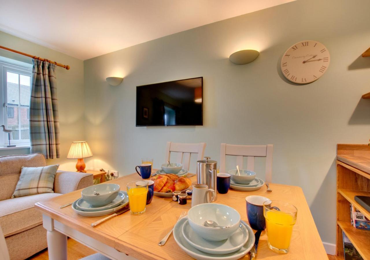 Creamery Cottage Уитби Экстерьер фото