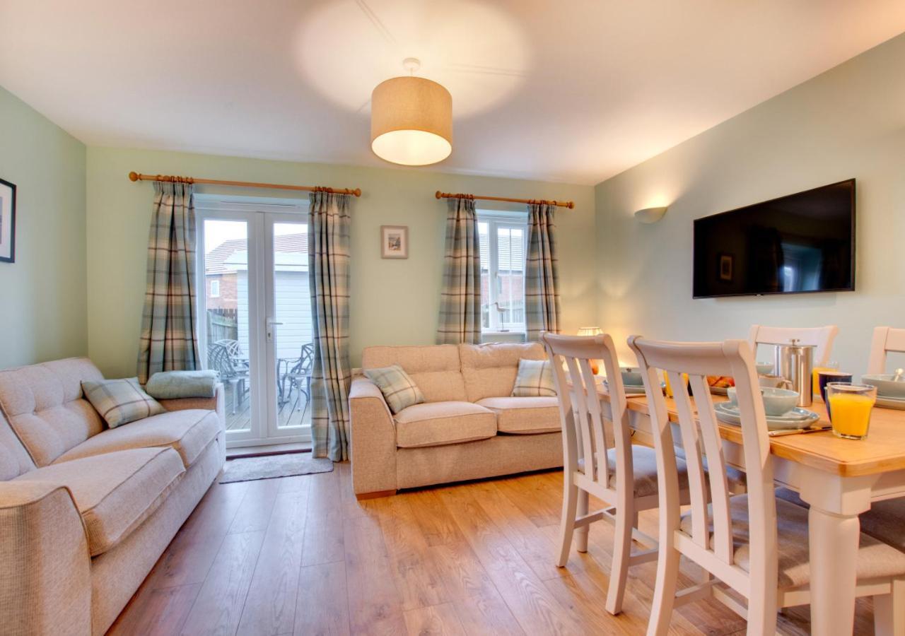 Creamery Cottage Уитби Экстерьер фото