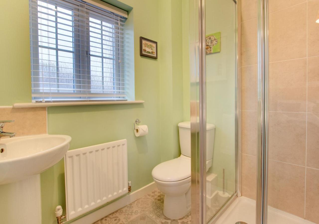 Creamery Cottage Уитби Экстерьер фото